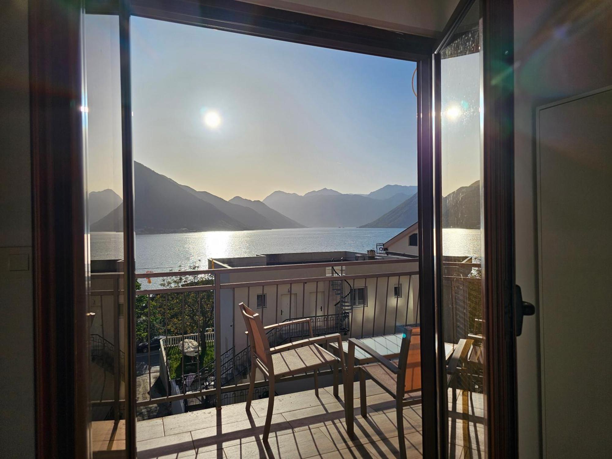 Апартаменти Modern Seaside Escape - Stunning Sea View - Private & Stylish Котор Екстер'єр фото