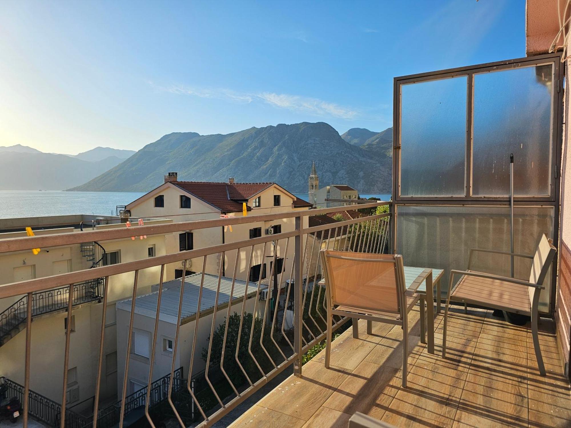 Апартаменти Modern Seaside Escape - Stunning Sea View - Private & Stylish Котор Екстер'єр фото