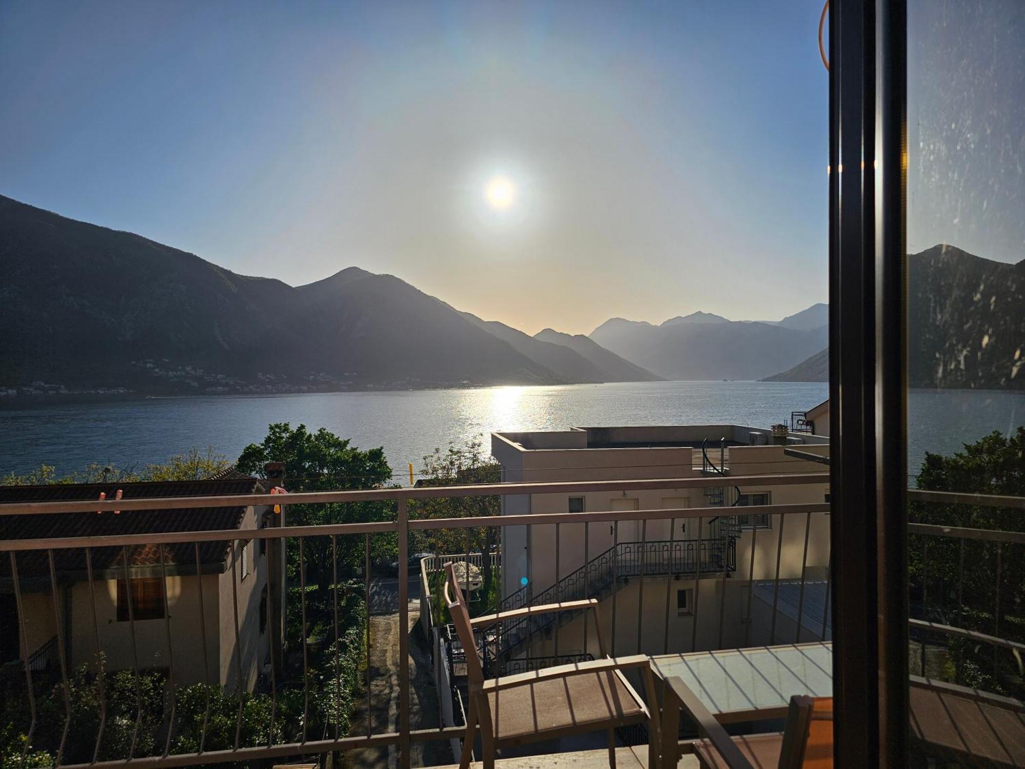 Апартаменти Modern Seaside Escape - Stunning Sea View - Private & Stylish Котор Екстер'єр фото
