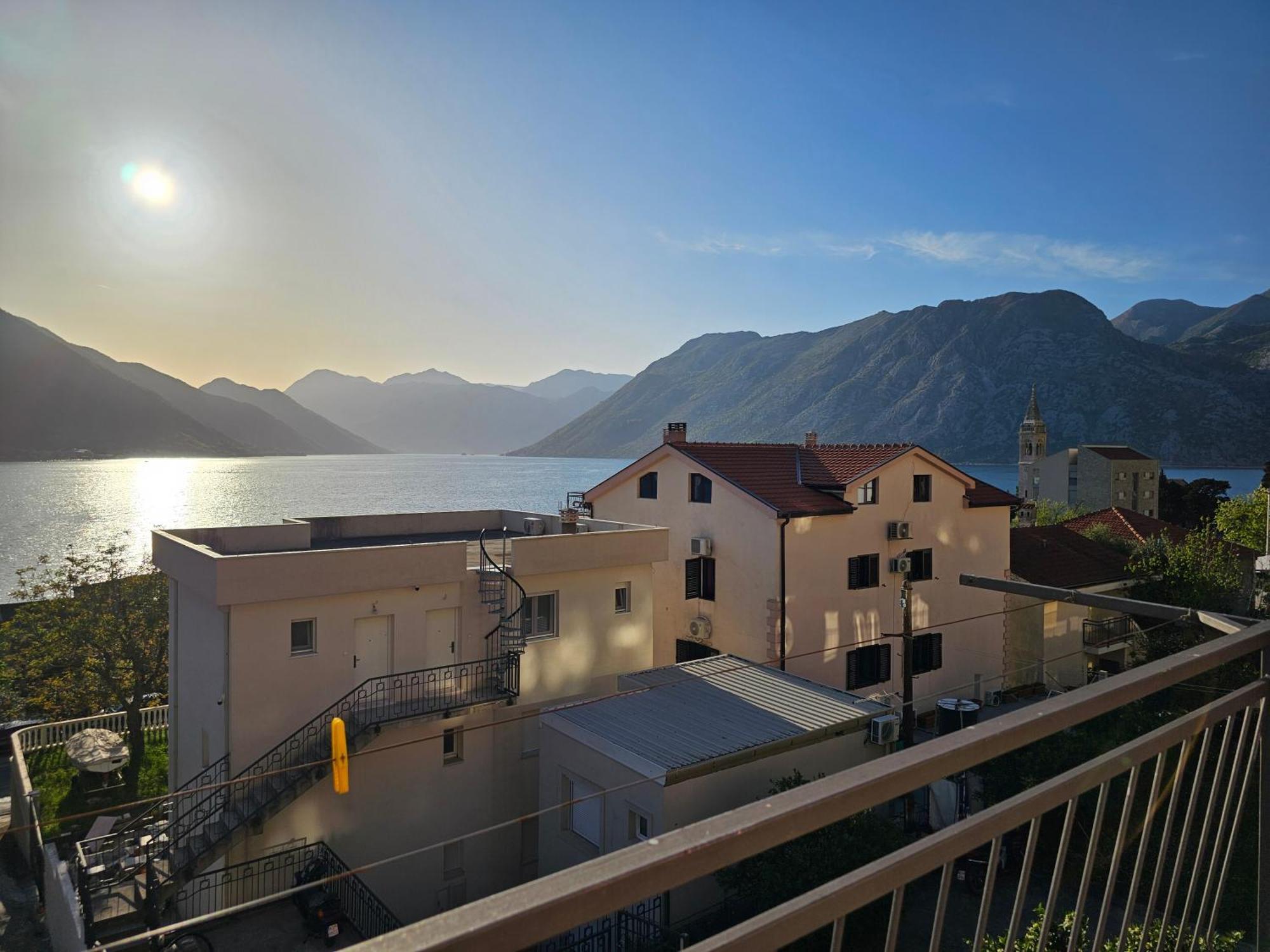 Апартаменти Modern Seaside Escape - Stunning Sea View - Private & Stylish Котор Екстер'єр фото